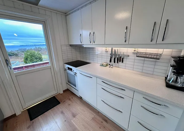 6 Person In Klokkarvik