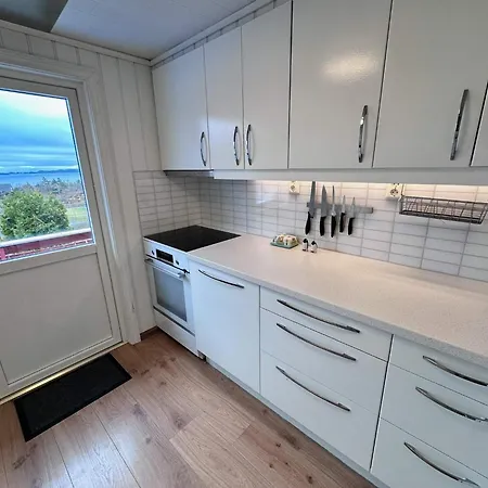 6 Person In Klokkarvik